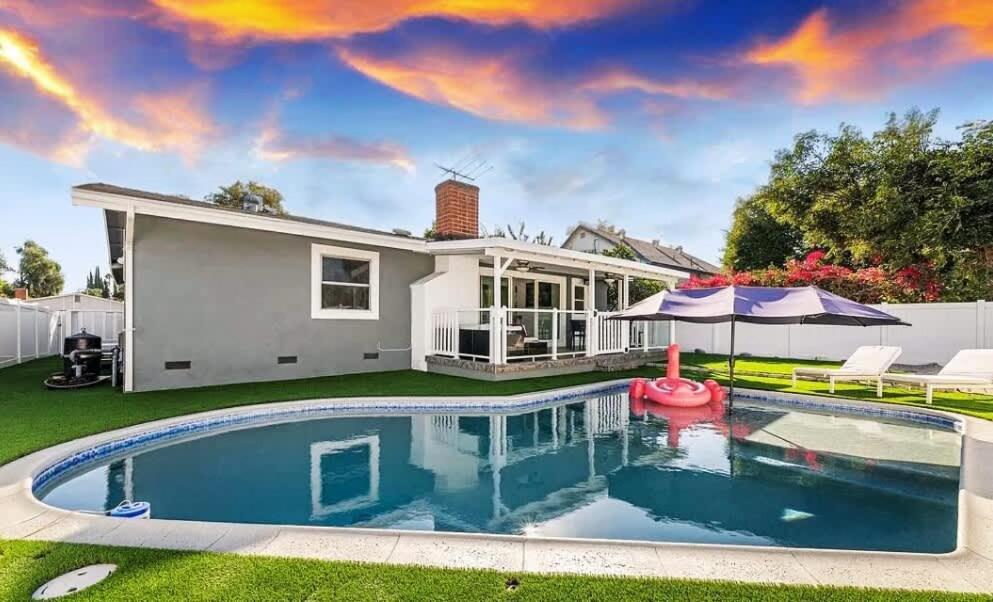 & Luxuryheart Shaped Pool Paradise